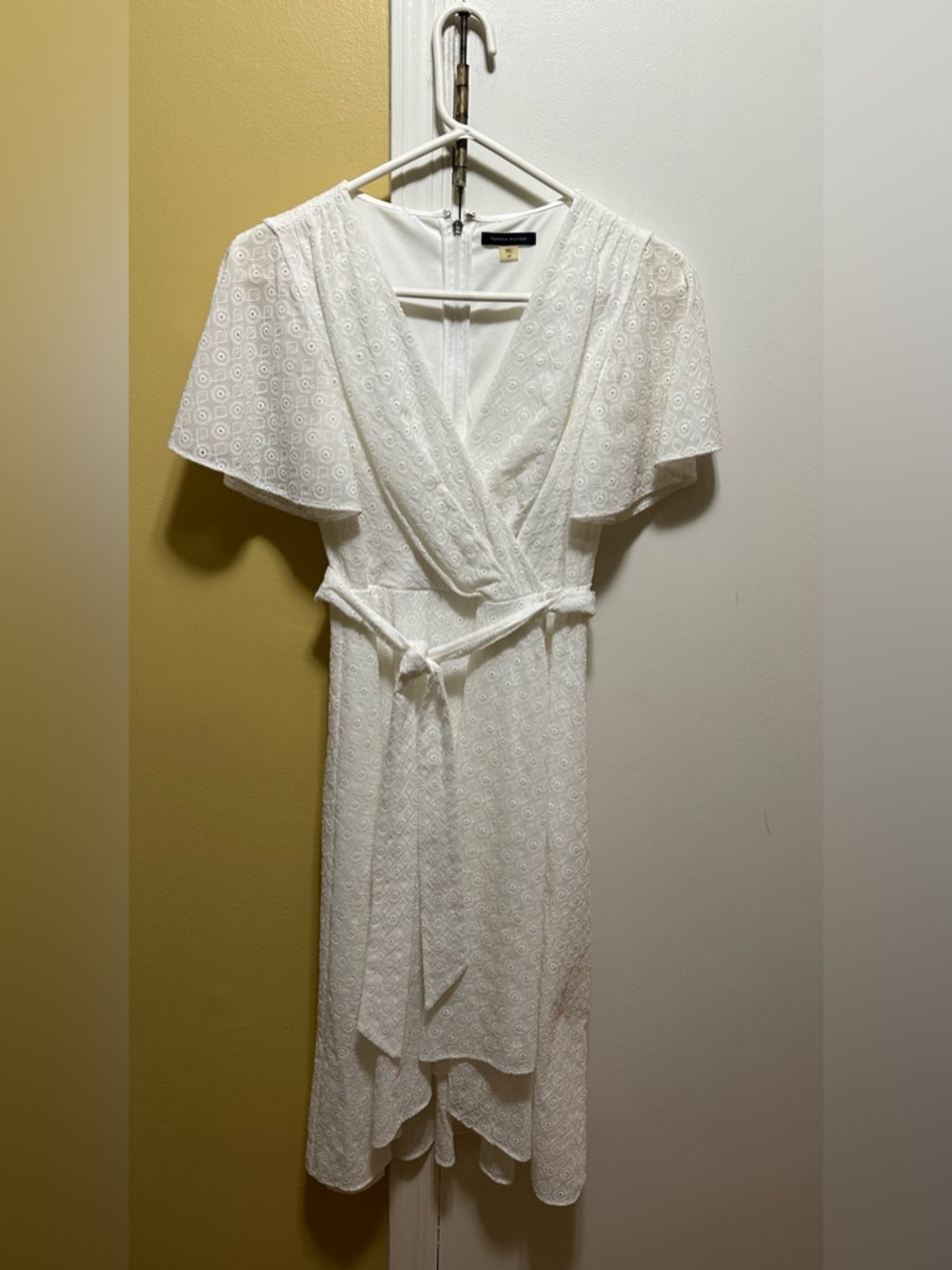 Tommy Hilfiger Cottage-core Summer White Eyelet  Wrap Dress (4P)